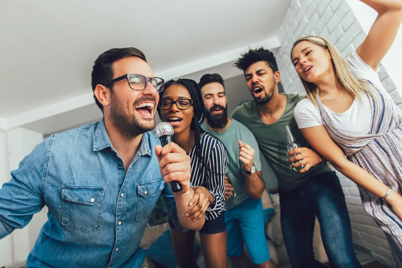 Soirée privée karaoké à Cavaillon avec micro et système son loués